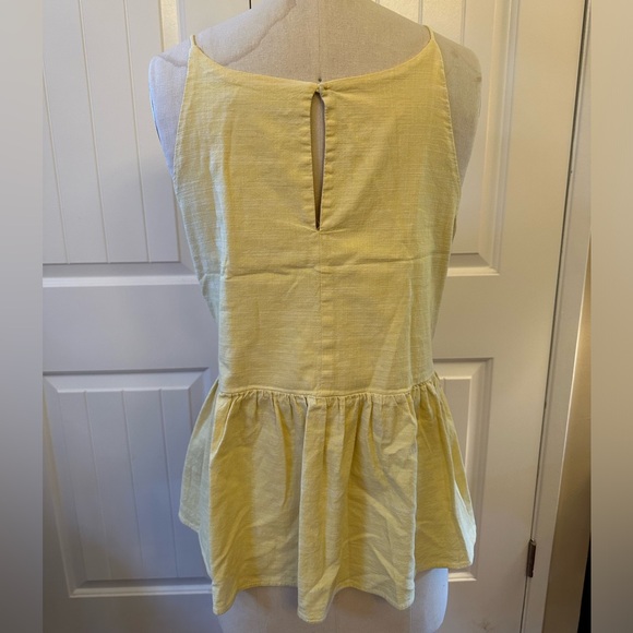 Yellow top - Picture 8 of 9